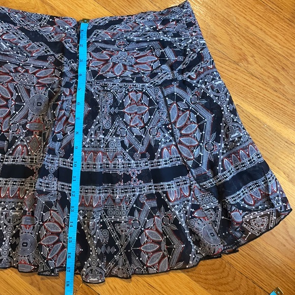 4 Club Monaco 100% silk patterned boho skirt - Picture 4 of 7